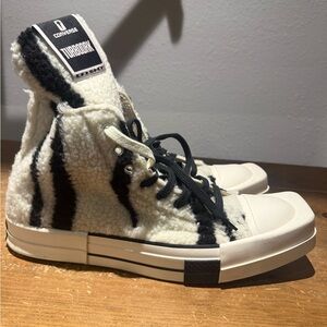 Converse Fuzzy High-Top Sneakers - Black and White
